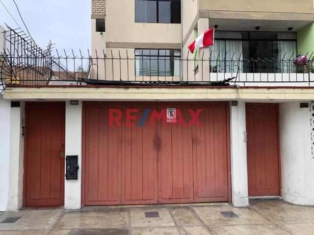 Venta Dpto 2Do Piso Vista Exterior De Area 167.40 M2 Cerca A Parque En Pueblo Libre