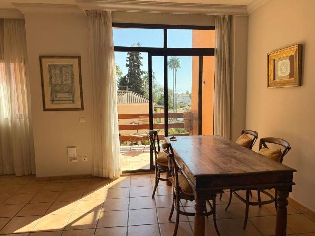 VENTA DÚPLEX EN ESTEPONA