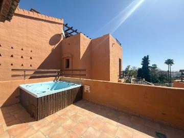VENTA DÚPLEX EN ESTEPONA