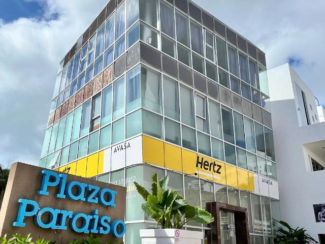 Venta Edificio Comercial a 200 m de la Playa 3 pisos 300 m2 Playa del Carmen, Quintana Roo