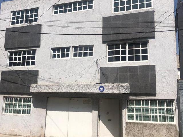 Venta Edificio habitacional de 3 niveles con potencial para 12 departamentos, Ecatepec