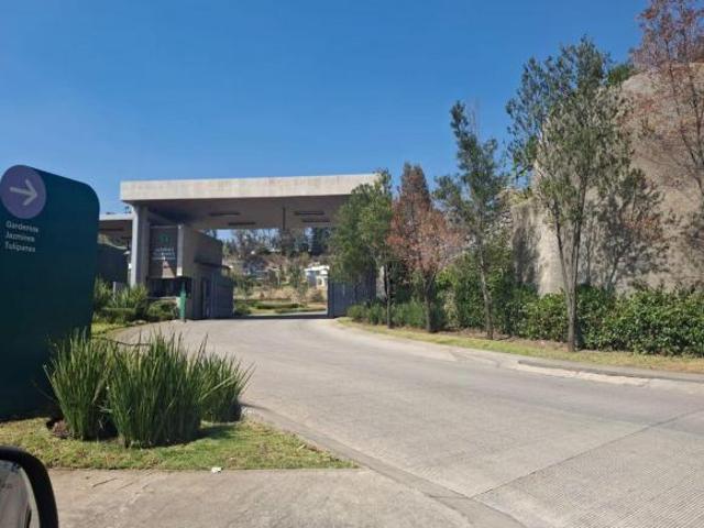 Venta en Bosque Real con Proyecto Aprobado ClusterJazmines, doble entrada