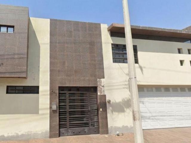 VENTA EN, C. CARLOS OROZCO ROMERO COL. RESIDENCIAL EL ROBLE MUN. SAN NICOLAS DE LOS GARZA C.P. 66417