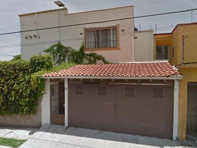 VENTA EN, C. SANTA CLARA COL. POBLADO ACAPATZINGO MUN. CUERNAVACA C.P. 62440 MORELOS