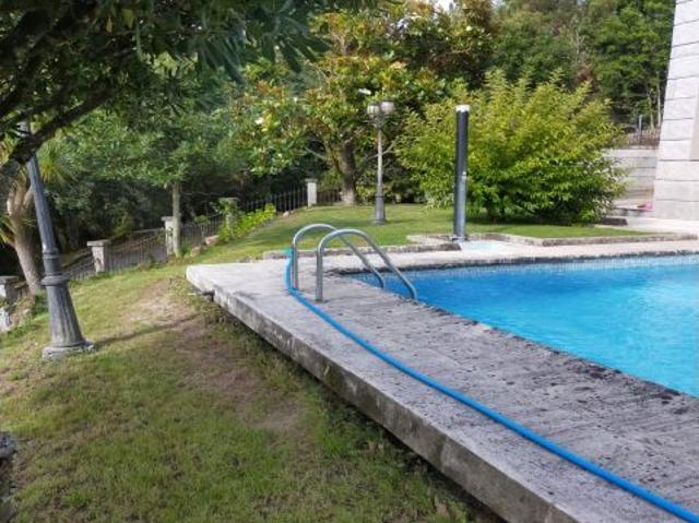 Venta en exclusiva de Chalet Cudeiro Ourense