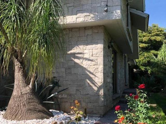 Casa en Venta, Jardines de Irapuato, Guanajuato. Ideal para Proyecto Mixto