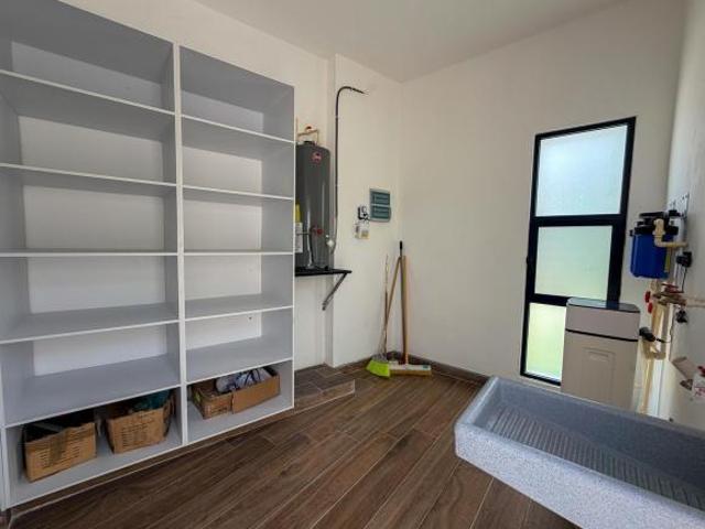 VENTA ESPECTACULAR CASA DE 1 PISO 3 RECAMARAS JARDIN ALBERCA Y AMENIDADES EN PRIVADA KOMCHEN