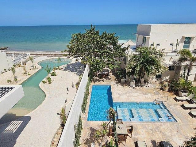 VENTA ESPECTACULAR VILLA DE 3 RECAMARAS CON PANELES SOLARES FRENTE AL MAR EN CHELEM PUERTO YUCATAN