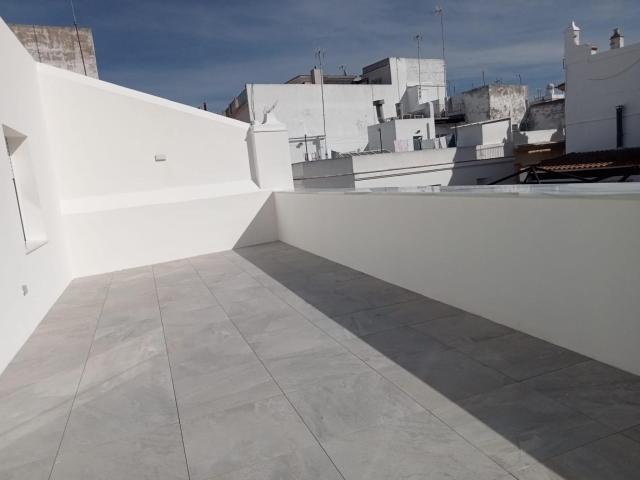 VENTA ESTUDIO EN PLANTA ATICO CADIZ CENTRO OBRA NUEVA