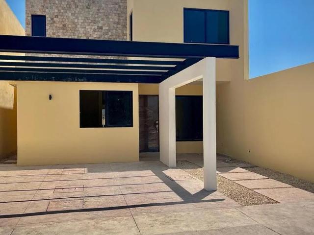 VENTA HERMOSA CASA 3 REC?MARAS PATIO Y PISCINA PINOS DEL NORTE ZONA ALTABRISA