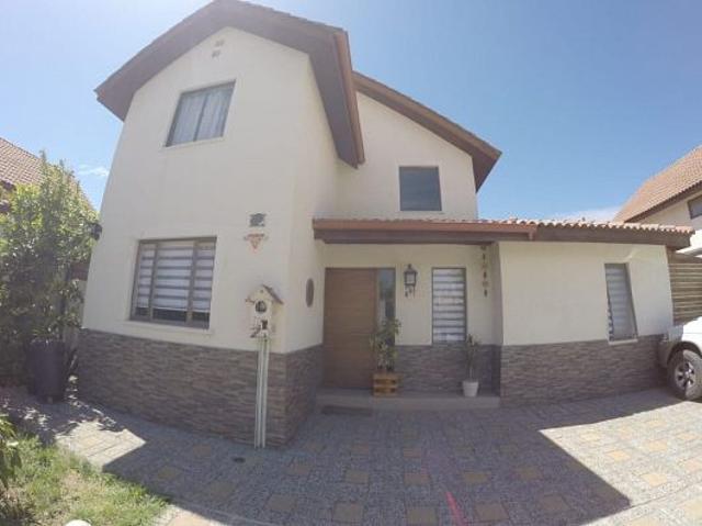 VENTA HERMOSA CASA EN EL POLO DE MACHALI