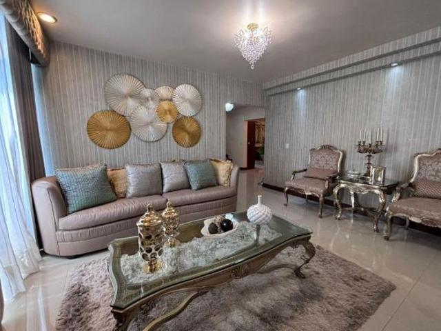 Venta hermosa casa,en esquina, en la Col. Anahuac, San Nicolas de los Garza