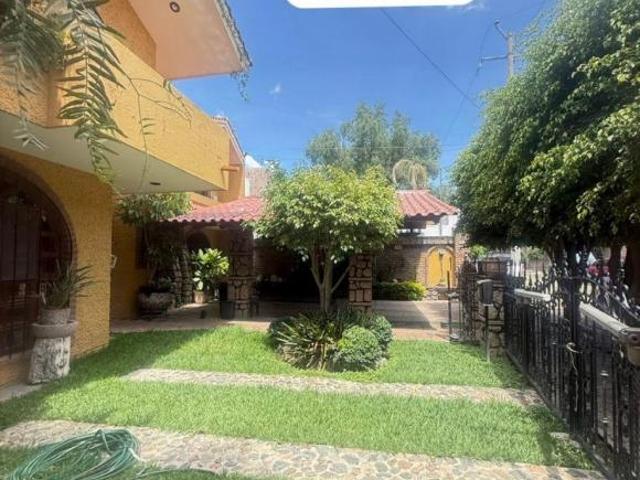 venta hermosa casa en portones del carmen