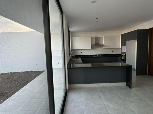 Venta, hermosa Casa, en Rinconada Santa Fe