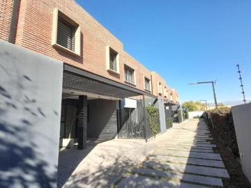 Venta. Hermoso Duplex De Categoría 2 Dormit 2 Baños cochera pequeño Patio. Está Alquilado. Financiación