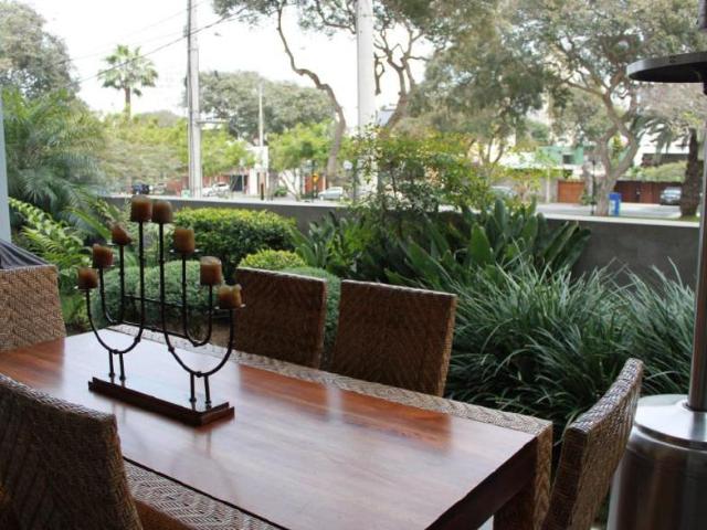 VENTA HERMOSO DEPA FRENTE A PARQUE EN MIRAFLORES DPTO 101