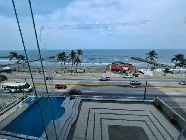 VENTA HERMOSO DEPARTAMENTO FRENTE AL MAR SEMILUJO