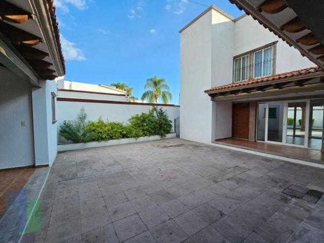 VENTA Jurica Campestre | Casa de 1 Planta, con departamento independiente