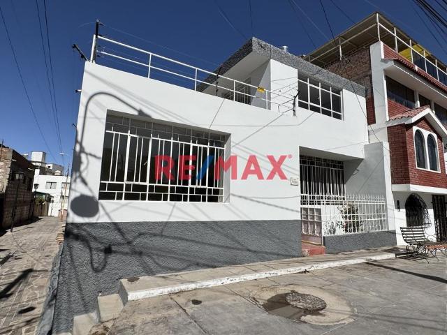 ¡Venta | La Casa Que Tu Familia Merece En Cayma!