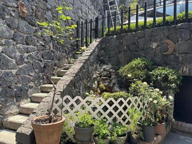 VENTA LINDA CASA EN CONDOMINIO PARTE BAJA SAN NICOLAS TOTOLOAPAN