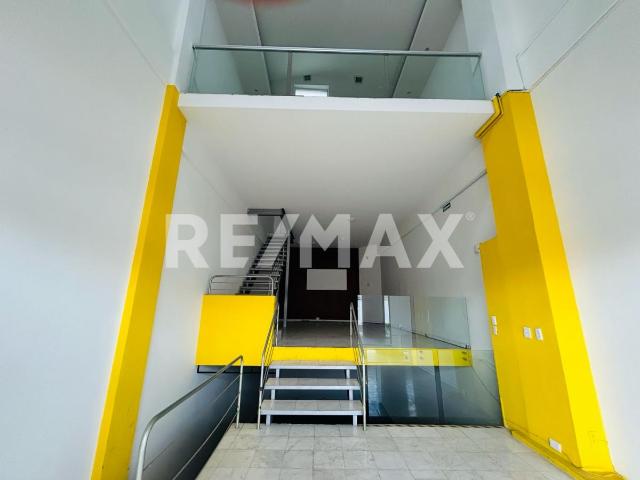 VENTA LOCAL 200M2 LATERAL BLVD. BERNARDO QUINTANA