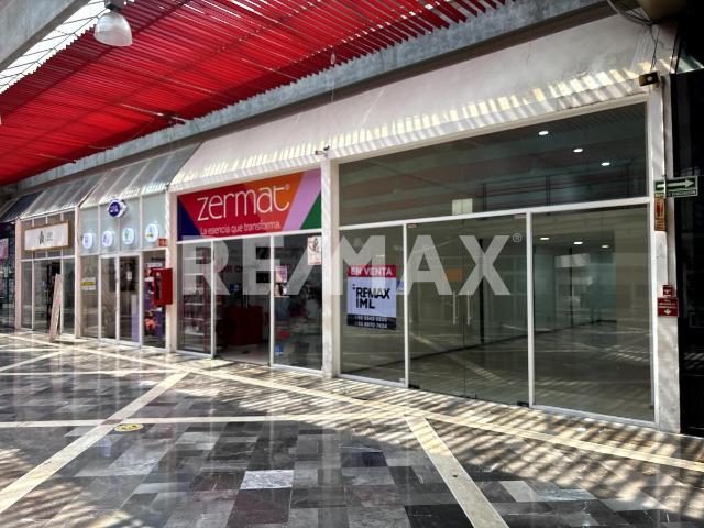 Venta local comercial con tapanco en Centro Comercial