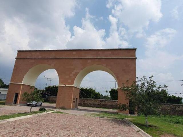 VENTA LOTES EN SJR QRO EN FRACC PRIVADO EXCLUSIVO EN ZONA CENTRO CON CASA CLUB 19 CONDOMINIOS