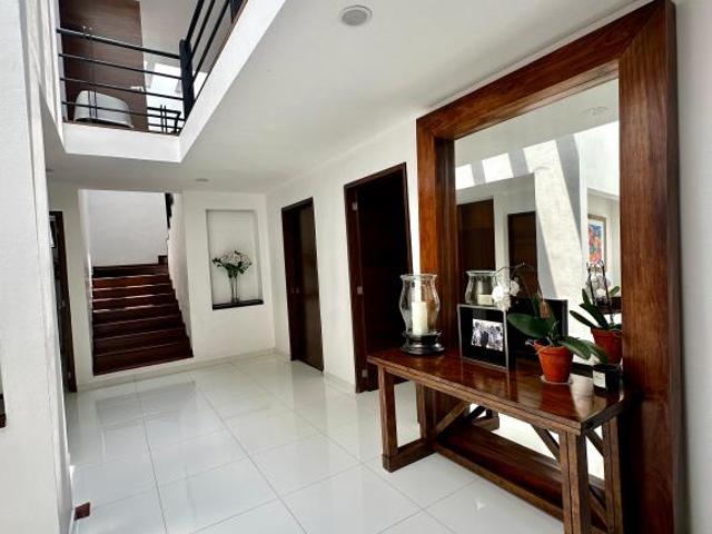 VENTA MODERNA CASA DE 370 M2 DE 3 RECAMARAS EN LOS ENCINOS