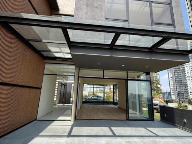 Venta Moderna casa Incanto Bosque Real 4 recamaras mas estudio