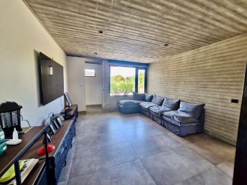 VENTA MODERNA Y GRAN CASA EN CENTRAL CONDOMINIO LIMACHE