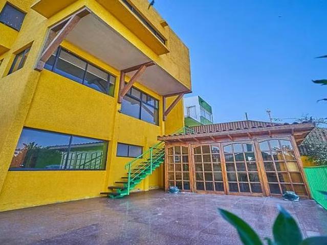 Venta o Arriendo de Amplia Casa Tres Pisos En Sector Sur Iquique | 5 dormitorios por 20000.00 en Iquique