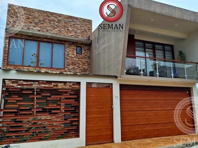 VENTA O RENTA CASA RESIDENCIAL CON ALBERCA FORTIN DE LAS FLORES, VER