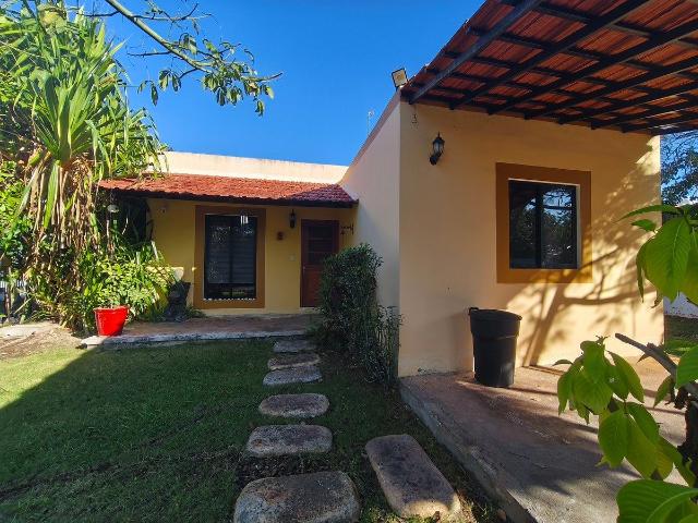 Venta o Renta de casa de un piso en Baspul, SIN muebles, paneles solares
