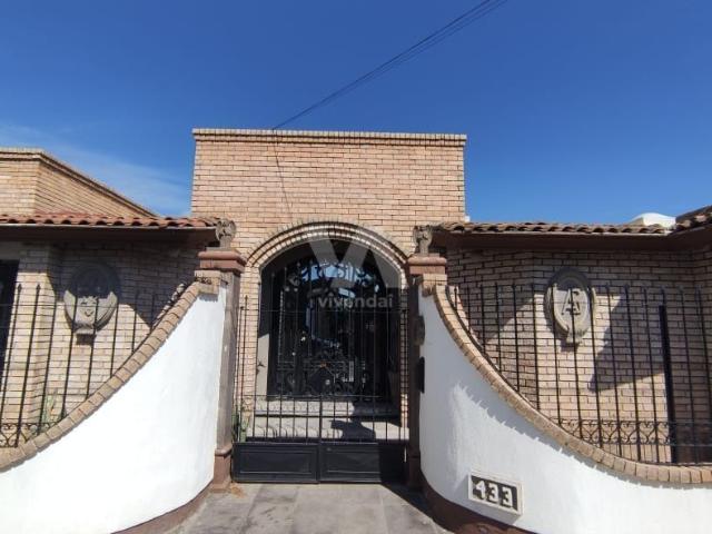 Venta o renta de casa de una planta en San Agustín