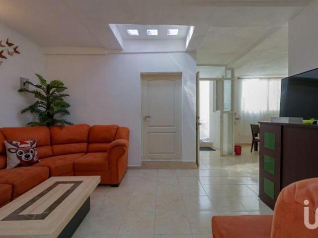 Venta o renta de casa en Tlaltenango, Cuernavaca, con Bungalow