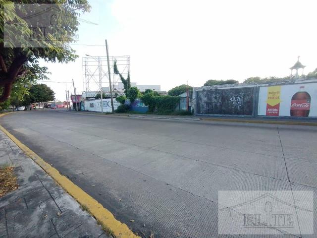 VENTA O RENTA DE TERRENO SOBRE AVENIDA DIAZ MIRON