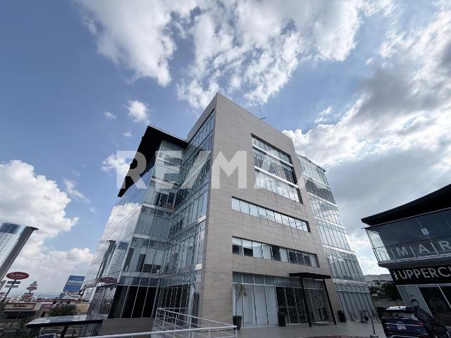 VENTA OFICINA COMERCIAL EN JURIQUILLA