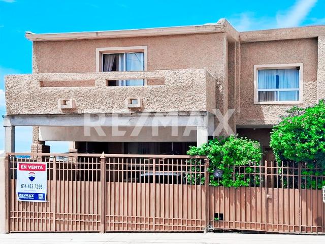 VENTA ¡ OPORTUNIDAD EN CAMPANARIO ! CASA CON ALTO POTENCIAL PARA REMODELAR