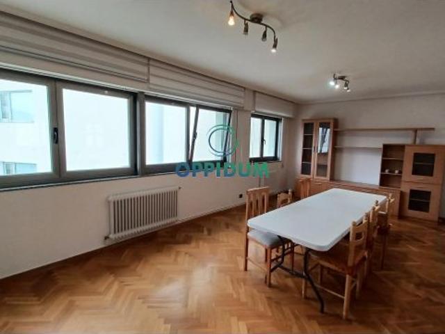 Venta Piso con vistas al mar en Zalaeta, A Coruña, 3 dormitorios, garaje y trastero junto a las play