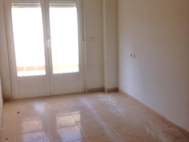 Venta piso Fuentes de San Esteban
