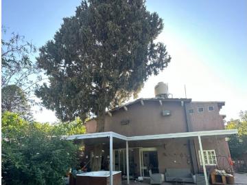 Venta Propiedad Céntrica En Excelente Zona, Barrio Residencial 260m2 Cubiertos Capital