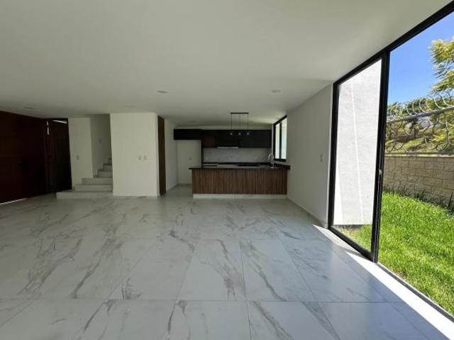 VENTA PRECIOSA CASA PARQUE VERACRUZ LOMAS DE ANGELOPOLIS  JARDIN CON VISTA A ÁREA VERDE