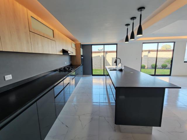 VENTA PRECIOSA RESIDENCIA EN PARQUE SANTIAGO, LOMAS DE ANGELOPOLIS PUEBLA