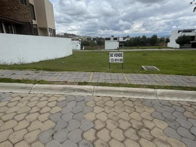 VENTA PRECIOSO TERRENOS FRENTE A CASA CLUB DENTRO DE FRACCIONAMIENTO LOMAS DE ANGELOPOLIS  CLUSTER M