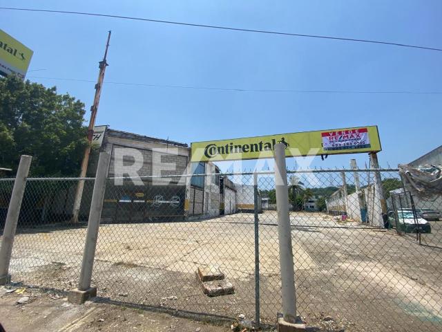 VENTA PREDIO COMERCIAL CON BODEGA Y OFICINAS COATZACOALCOS VERACRUZ