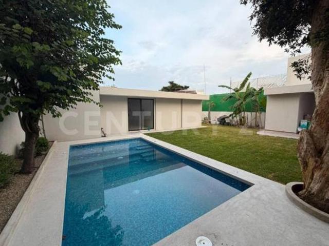 VENTA RESIDENCIA DE UN NIVEL EN FRACC. SUBIDA DEL CLUB, CUERNAVACA