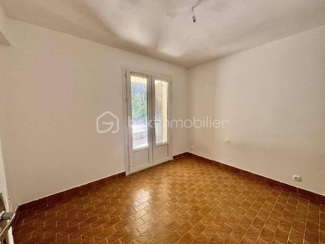 Ventabren Appartement spacieux à louer dans un cadre paisible a