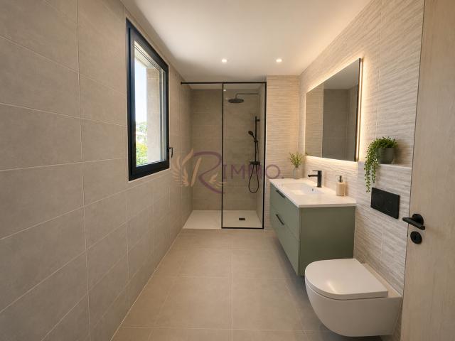 VENTABREN Maison neuve de 127.67m2 type 5 avec piscine et grand garage