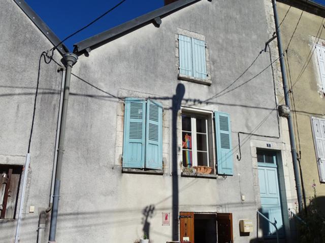 VENTE 120 000 EUR EPINEUIL CENTRE Maison de ville avec belle g
