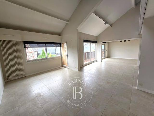 Vente Triplex 6 pièces 184 m2 Bourges